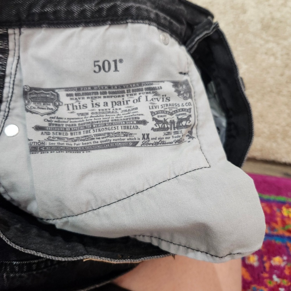 Levi's 501 Shorts High Rise Faded Black Denim Cut-Off Casual 27 - Picture 5 of 5